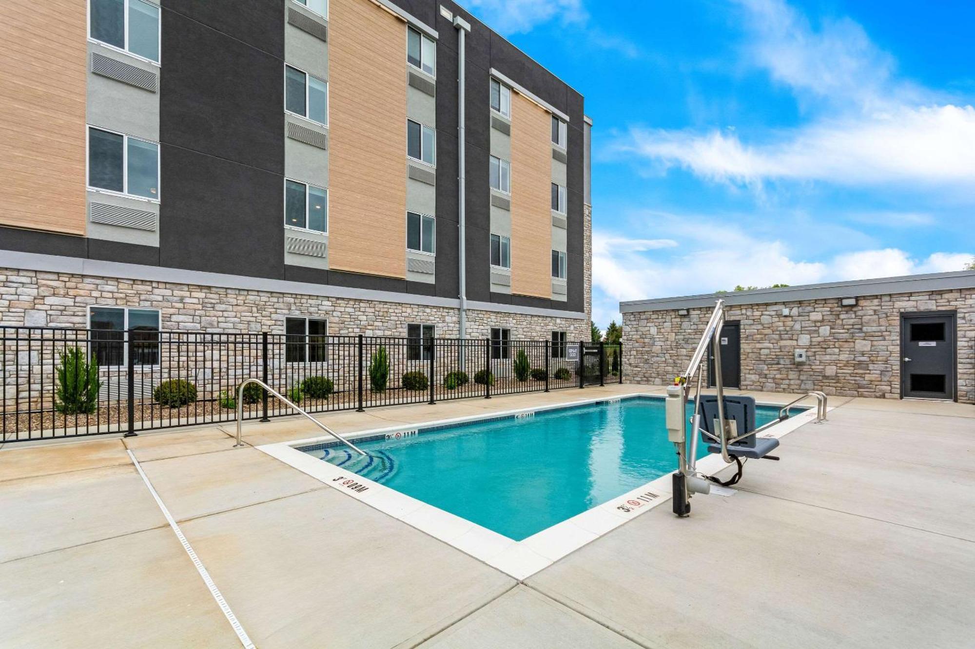 Everhome Suites Lexington - Horse Park Dış mekan fotoğraf